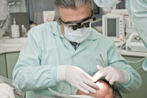 女性のワキガを医療脱毛で改善する方法は？