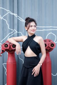 女性のワキガは黒い服で匂いが目立つ？どう対策すればいいの？