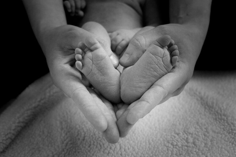 女性のワキガと足の臭いの違いは何ですか？